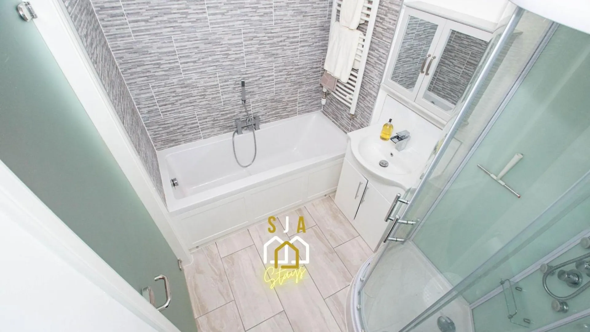 Affleck Stay 1 - Sja Stays - Modern 2 Bed Apartment - With Parking Aberdeen