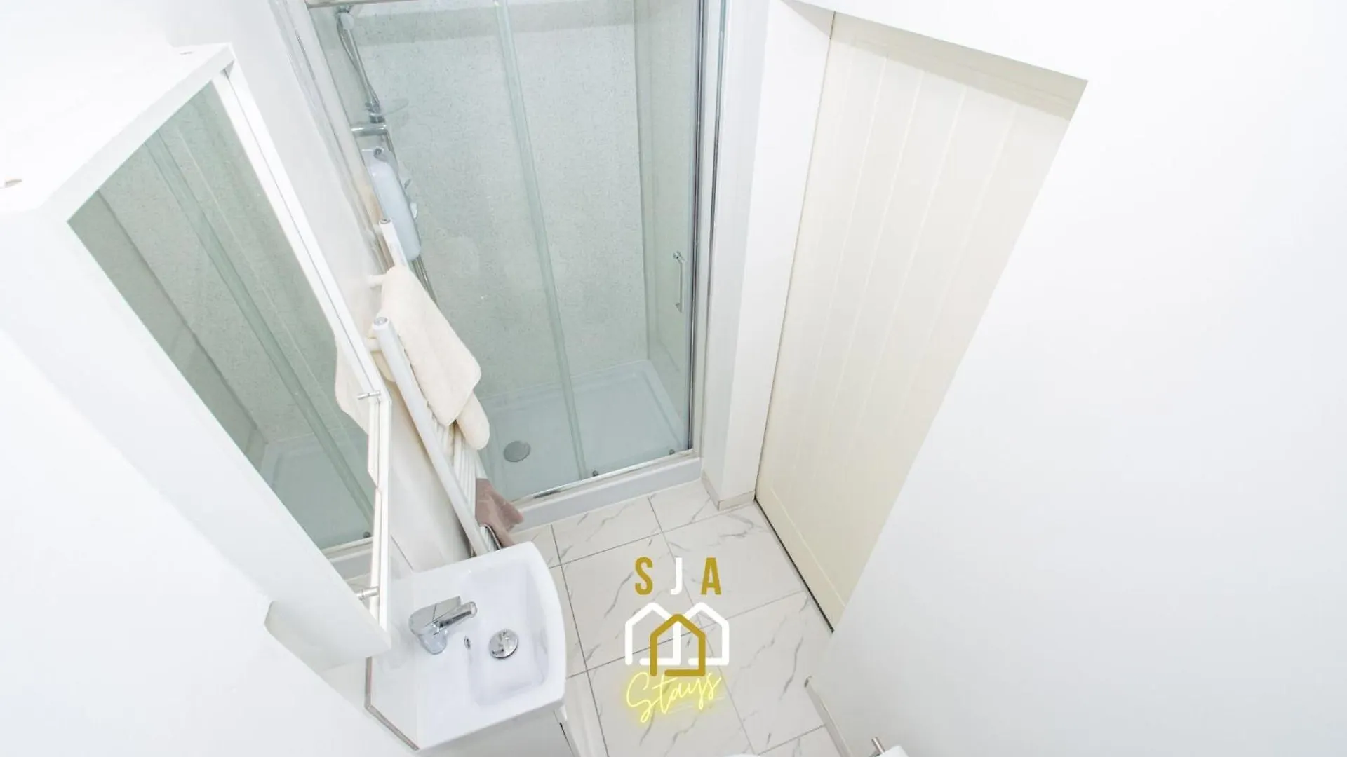 Affleck Stay 1 - Sja Stays - Modern 2 Bed Apartment - With Parking Aberdeen