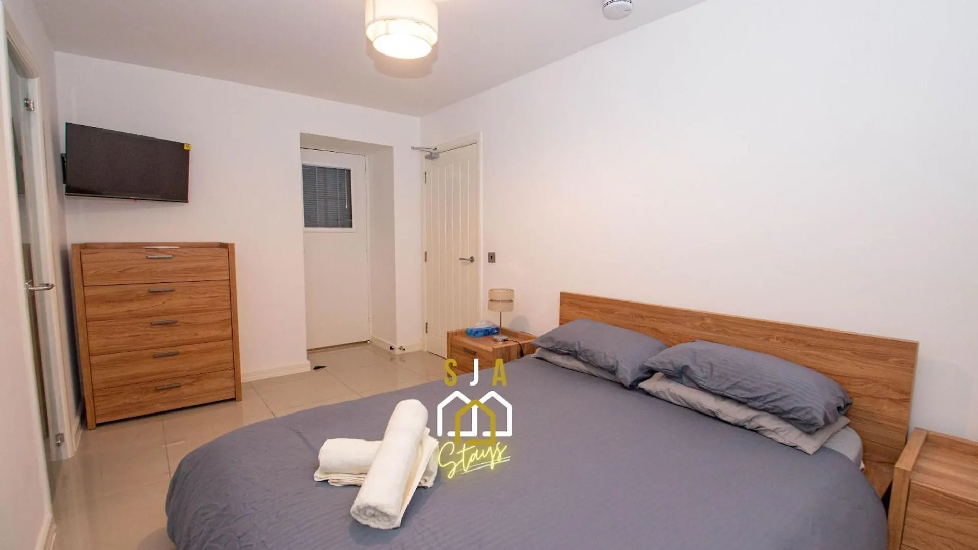 Affleck Stay 1 - Sja Stays - Modern 2 Bed Apartment - With Parking Aberdeen 0*,  Reino Unido