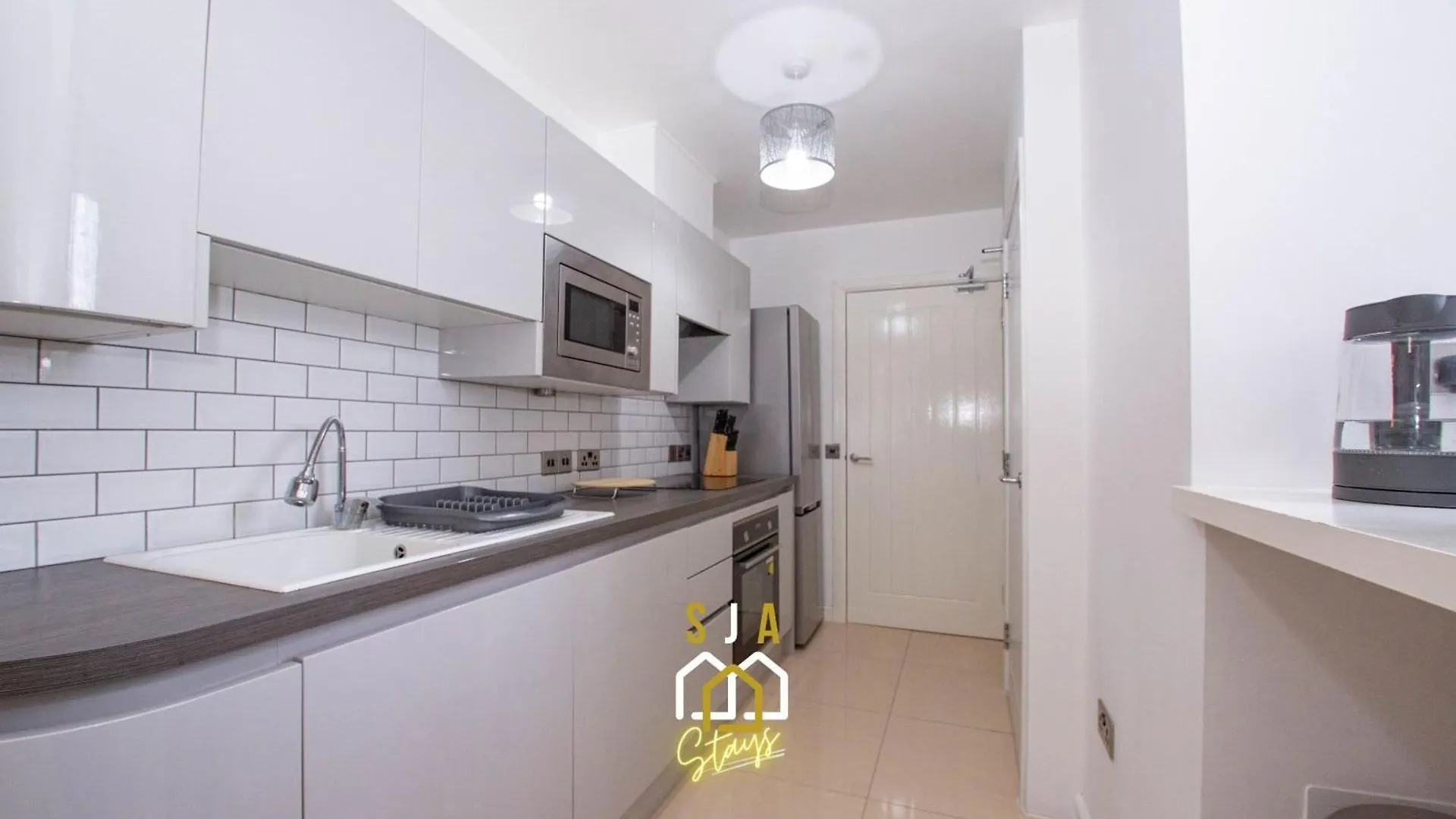 Affleck Stay 1 - Sja Stays - Modern 2 Bed Apartment - With Parking Aberdeen