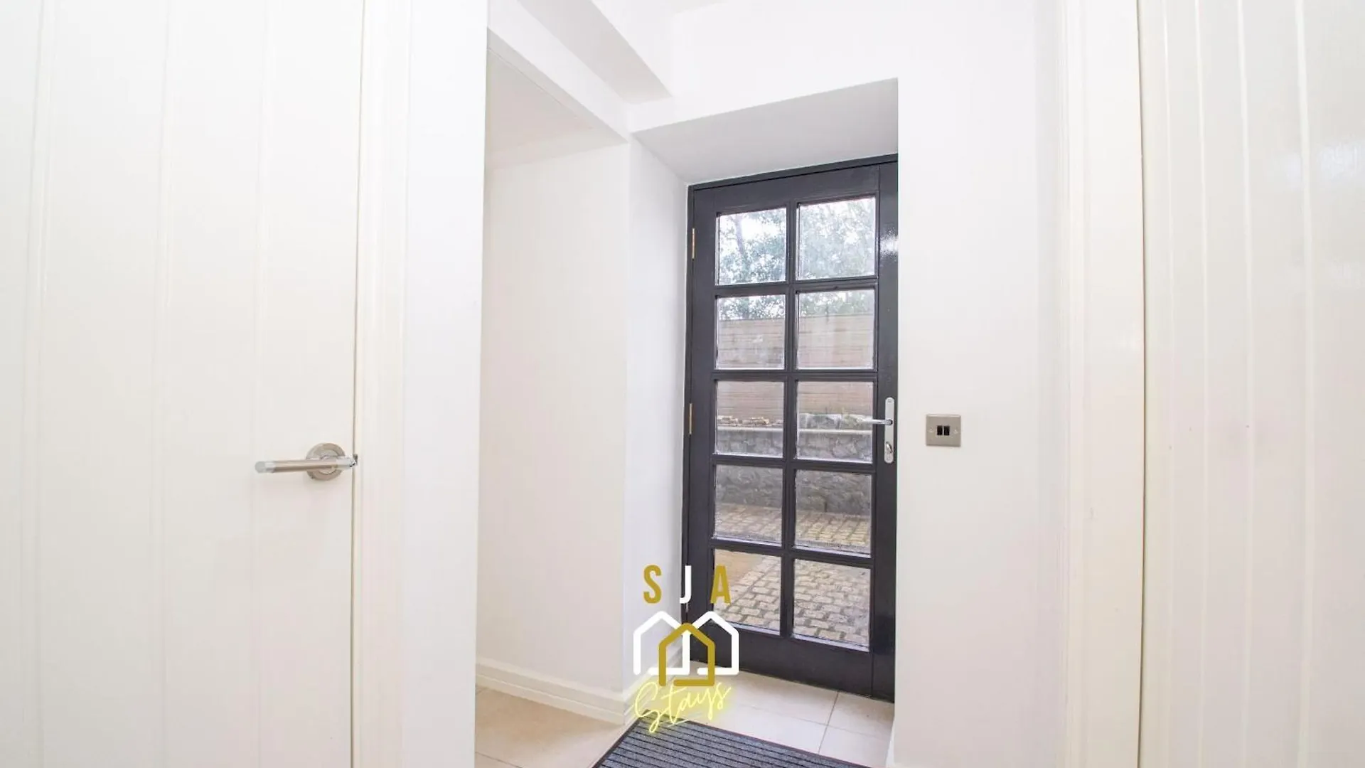 Affleck Stay 1 - Sja Stays - Modern 2 Bed Apartment - With Parking Aberdeen