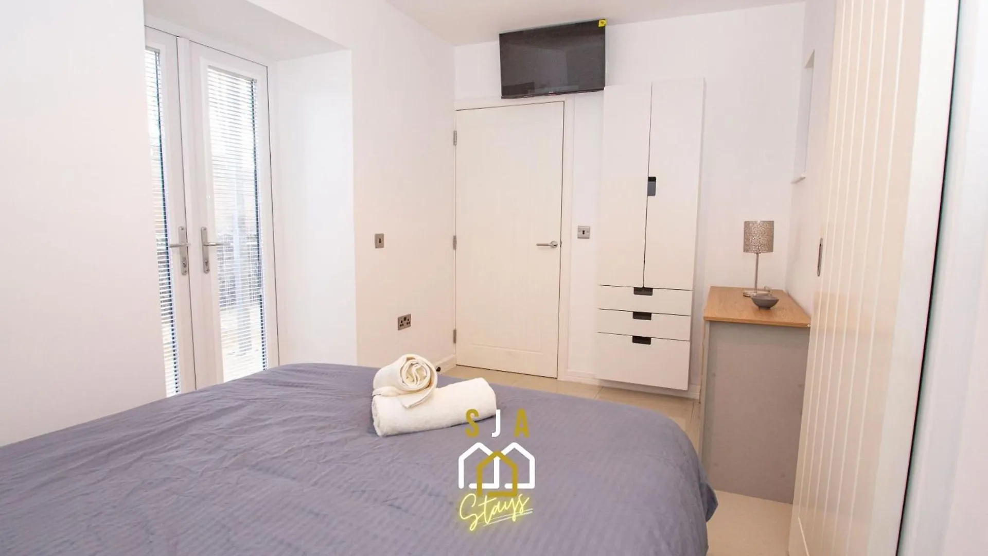 Affleck Stay 1 - Sja Stays - Modern 2 Bed Apartment - With Parking Aberdeen